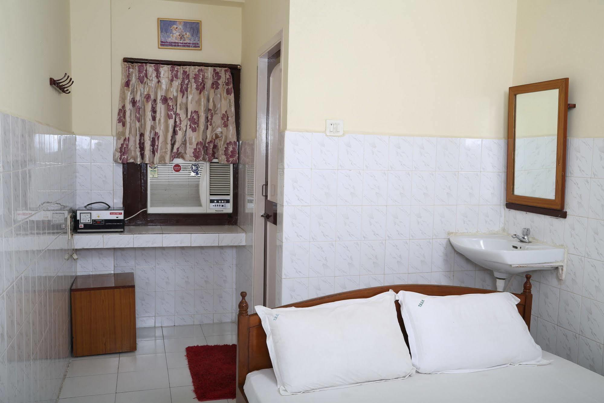 Thangam Balaji Guest House Chennai Exterior photo