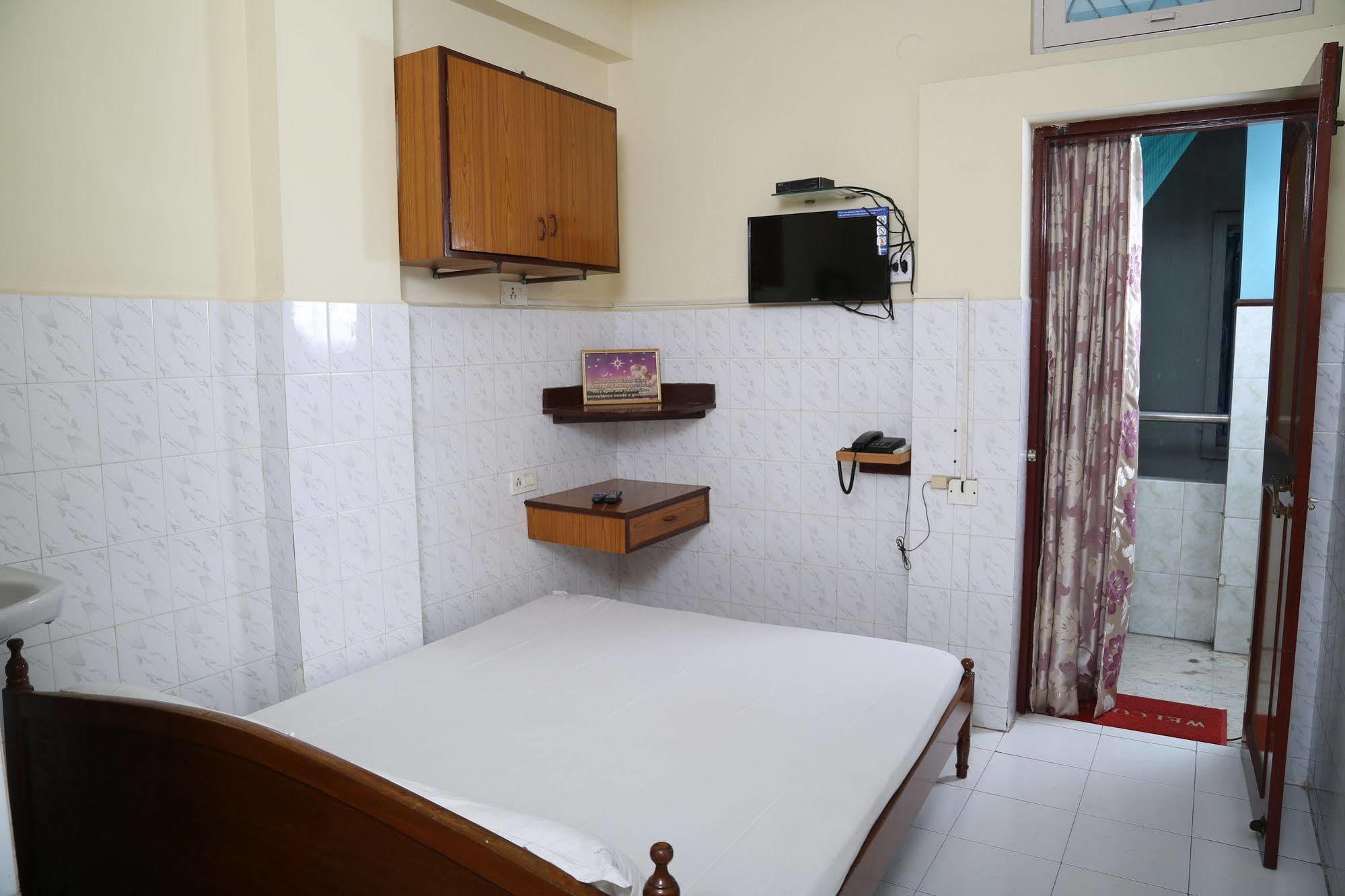Thangam Balaji Guest House Chennai Exterior photo